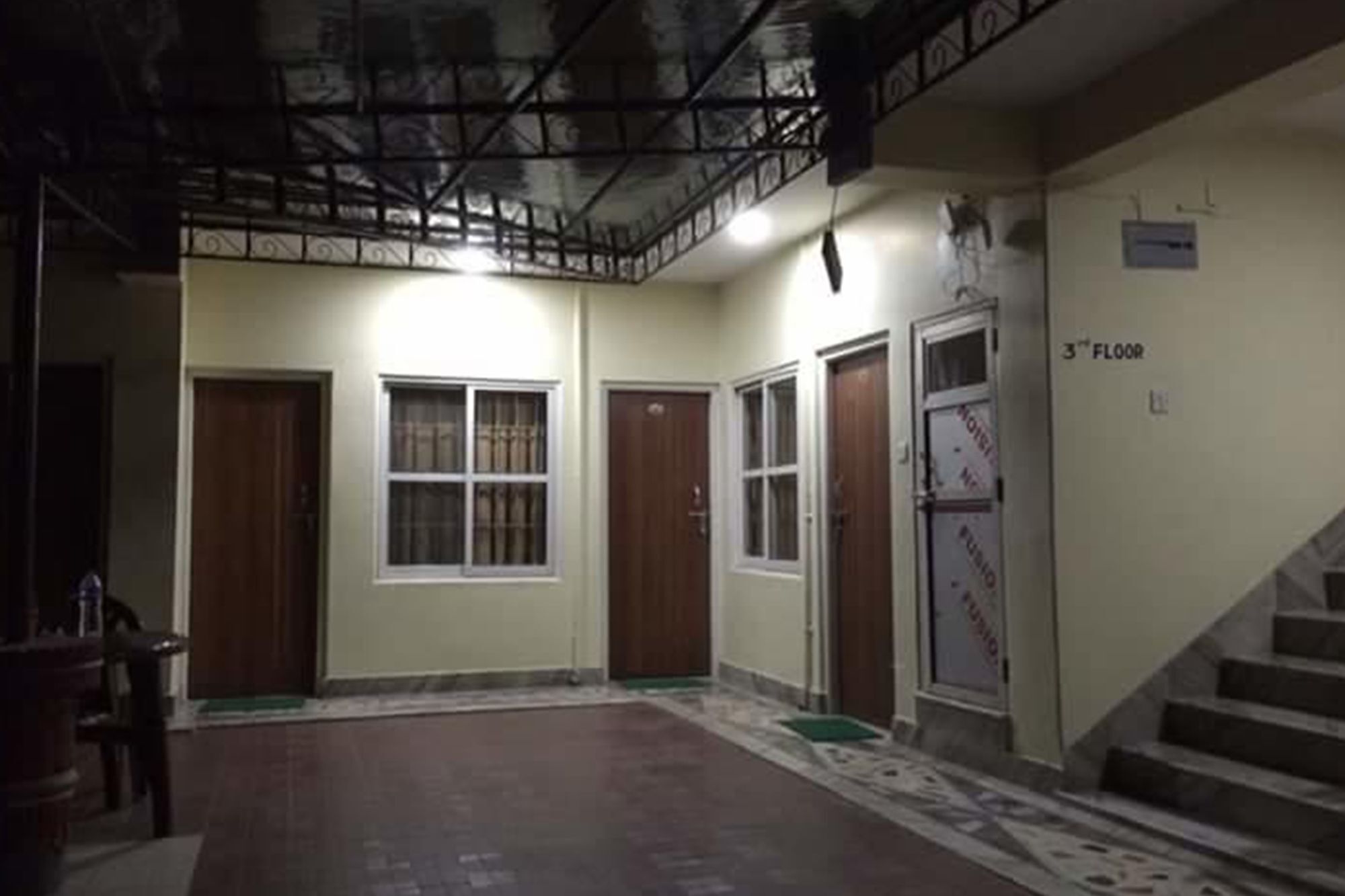 Hotel Bhadrakali Pokhara Inn Экстерьер фото